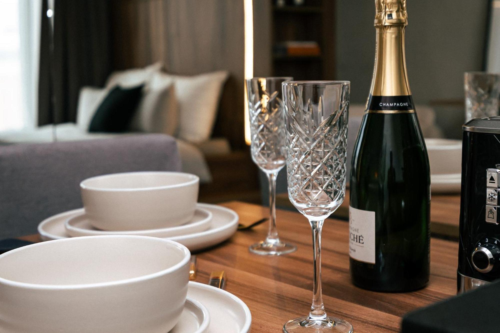 Apartments Wroc'Love By Me &301 Legnicka & Self Check-In 24H & Lift & Air Conditioning Wroclaw Ngoại thất bức ảnh