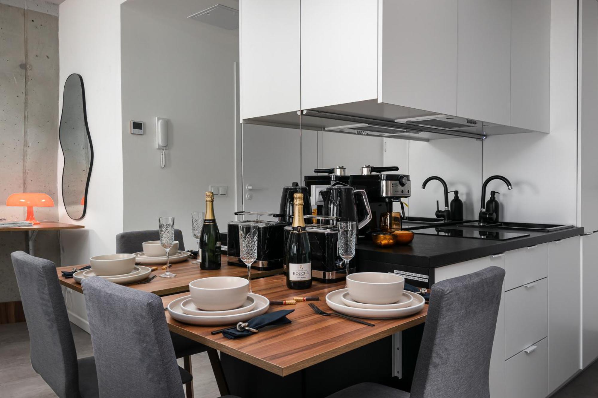 Apartments Wroc'Love By Me &301 Legnicka & Self Check-In 24H & Lift & Air Conditioning Wroclaw Ngoại thất bức ảnh